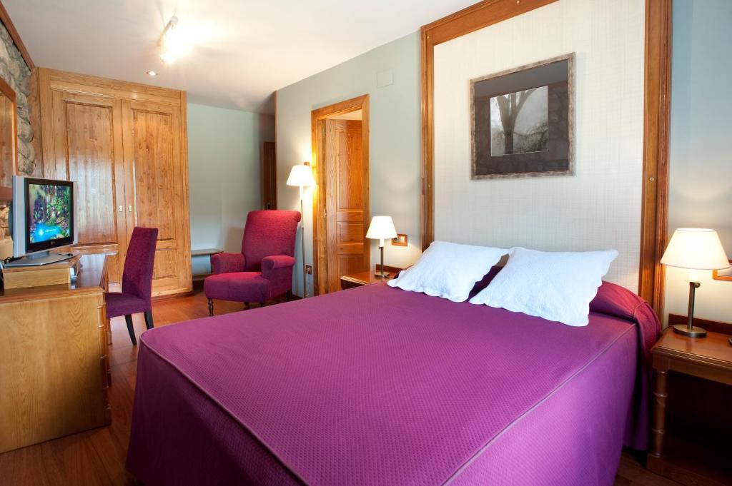 Hotel Diamo Castejon De Sos Luaran gambar