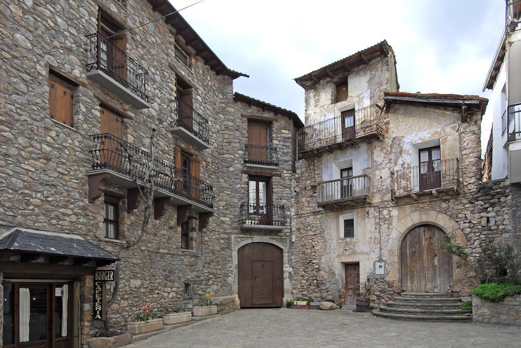 Hotel Diamo Castejon De Sos Luaran gambar